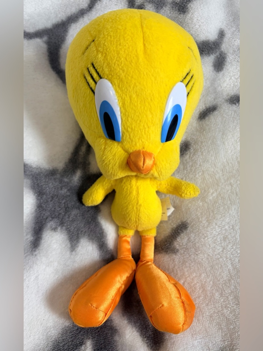 1998 TWEETY BIRD/ LOONEY TUNES 10” Plush Toy with a Satin/Metallic Feet/Beak